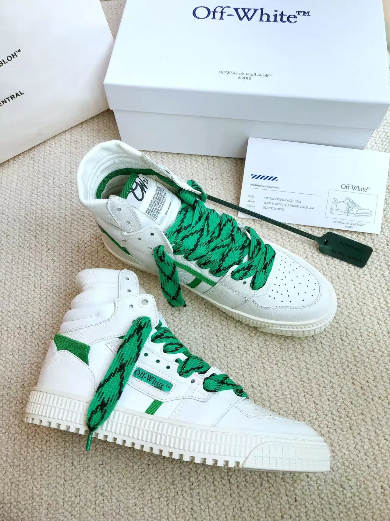 Men's men's shoes P660! 🌈🌈OFF WHITE🌈🌈 ⚡️Couple model⚡️🍓New color🍓 👉Ex-factory price: 130-45 The latest spring model of Gaobang street casual Martin style masterpiece, released the highest quality version on the market 👊 Series original mold opening, original lasting, production technology 1:1 original ➰🔜The best choice for more and more celebrities and Internet celebrities🔸In the classics Changes in the code🔸Innovate in the trend🔸Strive to break away from the shackles of bad street design🔝Although he is not the originator of fashion design, he is definitely a shining dark horse in avant-garde design🐴🆙Do not follow the trend🔅Not universal beauty🔅 Fabric💯First-layer cowhide Lining💯Imported skin-friendly and environmentally friendly polyester mesh Foot pads💯Original molded high-elastic environmentally friendly molding pads Midsole💯Original lasting process Outsole💯Rubber outsole Packaging💯Official website synchronized full set of packaging (brand wrapping paper, brand certificate, brand cloth bag)